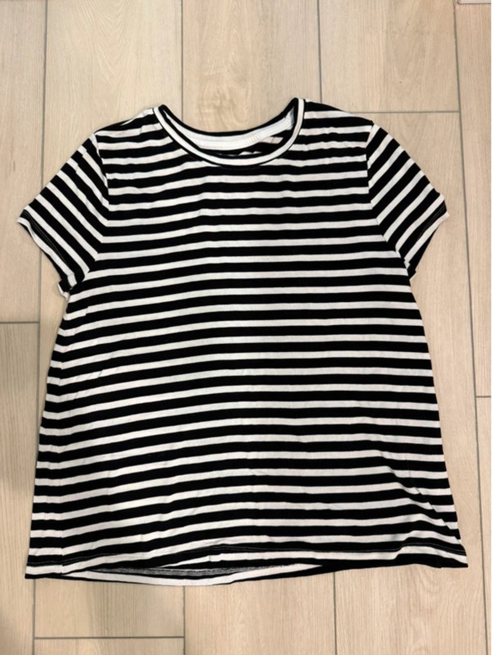 A New Day Black & White Striped Tee Size Medium EUC